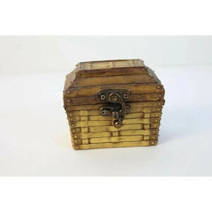 Small Wood Trinket or Jewelry Box